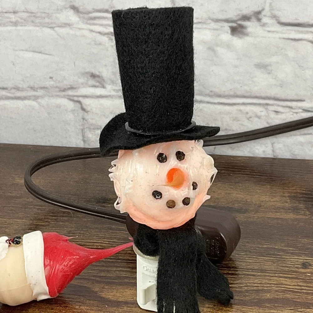 Vintage Nightlight With Bunny Snowman & Elf Light Bulbs 3 Watt Silicone Dipped